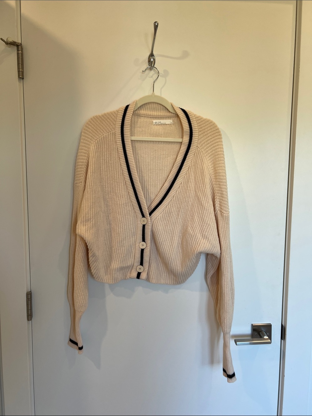 OAK + FORT Cream V-Neck Button-Front Cardigan with Navy Trim cropped